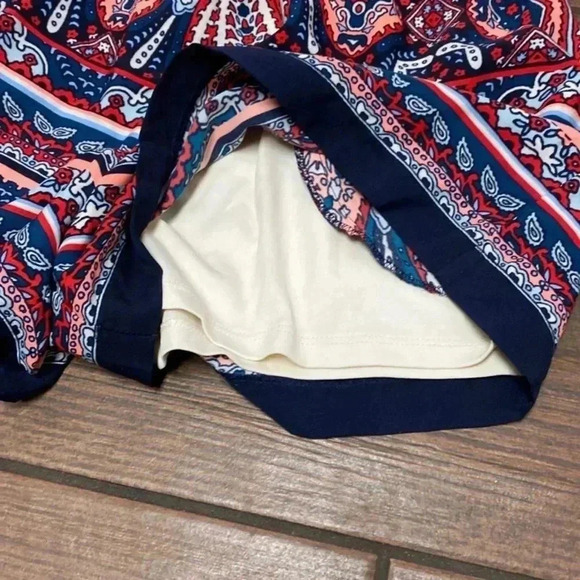 Gianni Bini Multicolor Patterned Jumpsuit - Picture 3 of 4